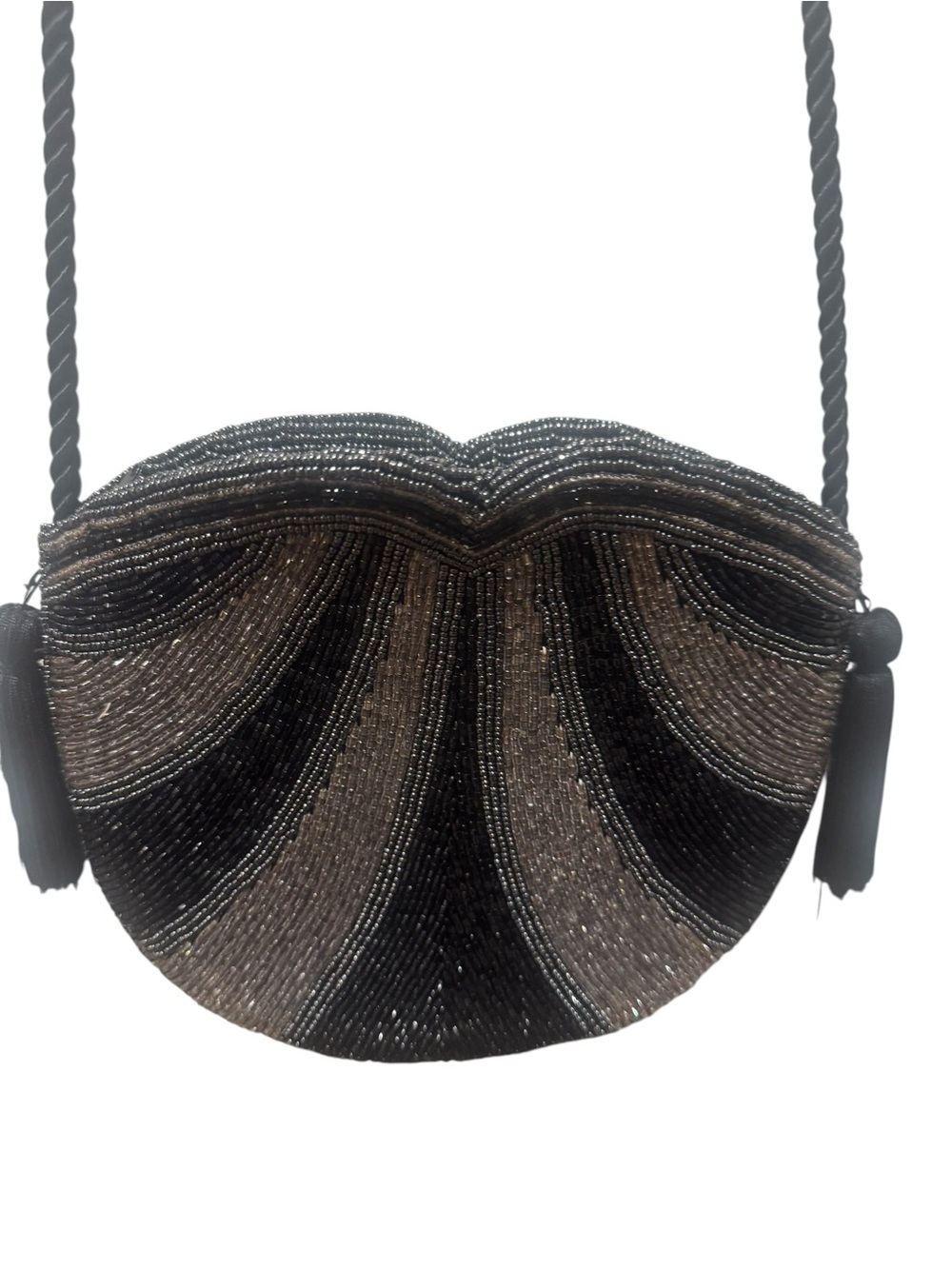 JEROME’S Vintage 80s Beaded Shell-Shaped Evening Bag in Black & Metallic Silver